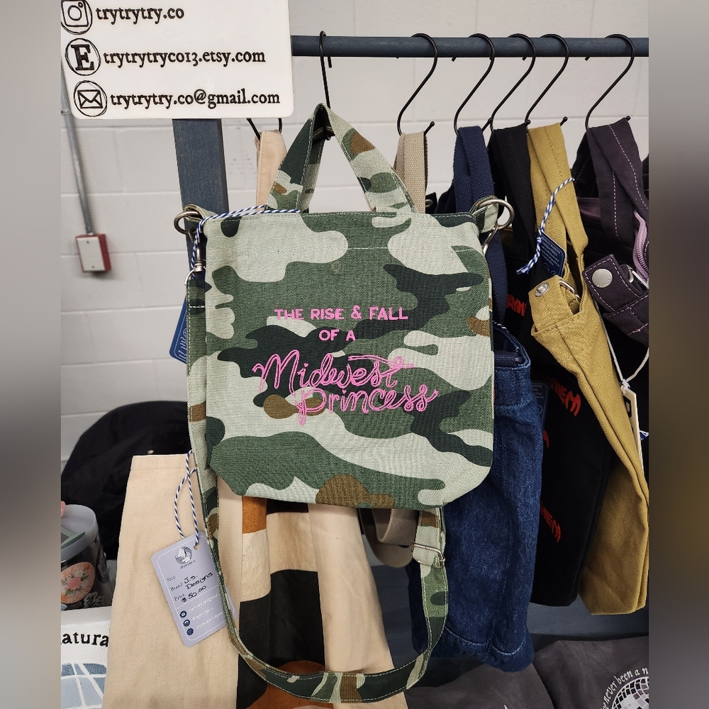 BAGGU Camo Mini Duck Bag- Chappell  Roan